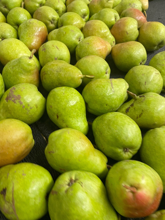 Green Bartlett Pears